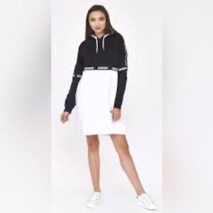 SuperDry  Hoodie dress Monoblock  sz 4 or bigger
Ptp 21” Athleisure,Indie sleeze